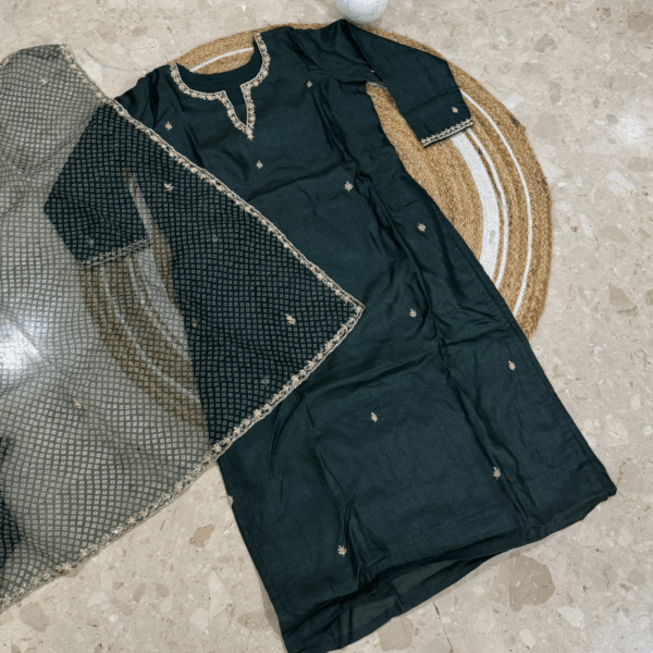 Deep Green Kurta Set with Zari & Bandhani